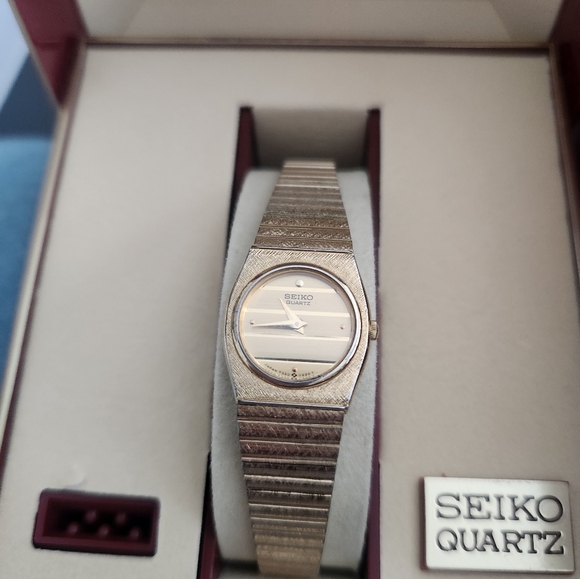 Vintage Seiko SX Watch Women Gold Tone Gold Dial 18mm Round - Picture 6 of 6